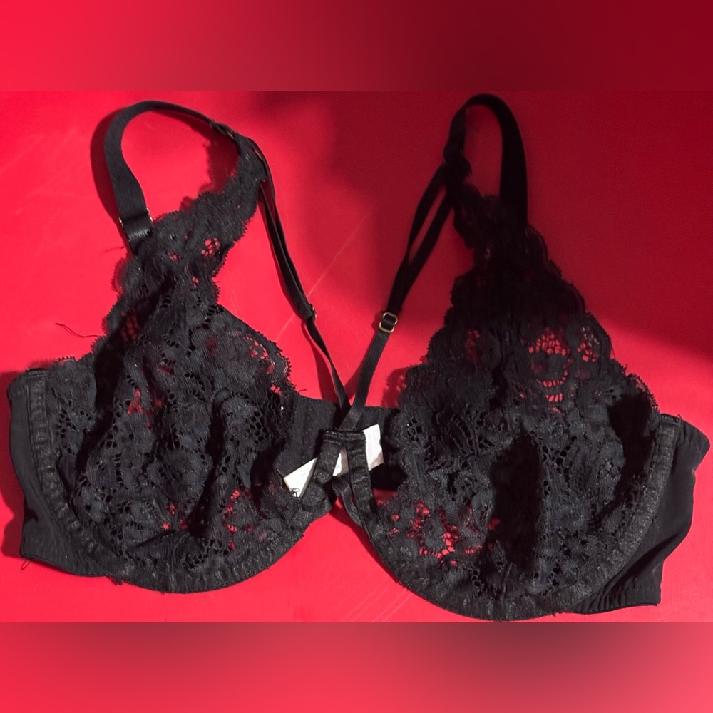 Chic Black Lace Underwire Bra